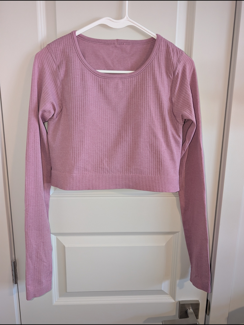 NWOT Lulemon athletica Ribbed Long-Sleeve Crop Top